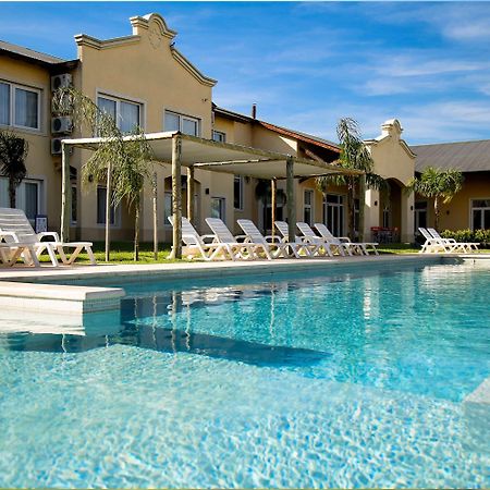 Hotel Howard Johnson Trenque Lauquen Exterior photo