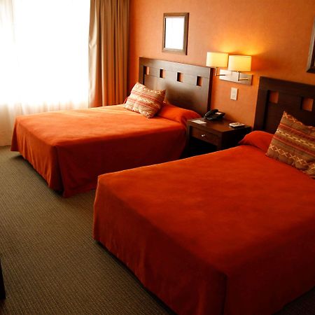 Hotel Howard Johnson Trenque Lauquen Exterior photo